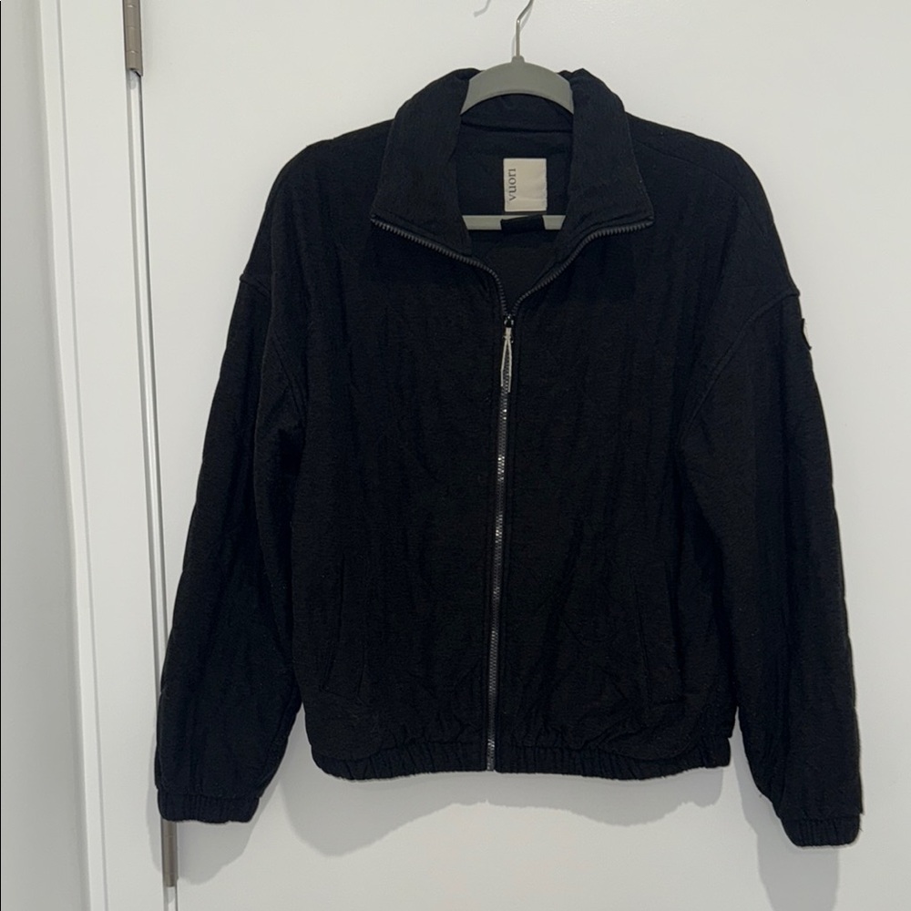 Vuori Black Zip-Up Jacket small